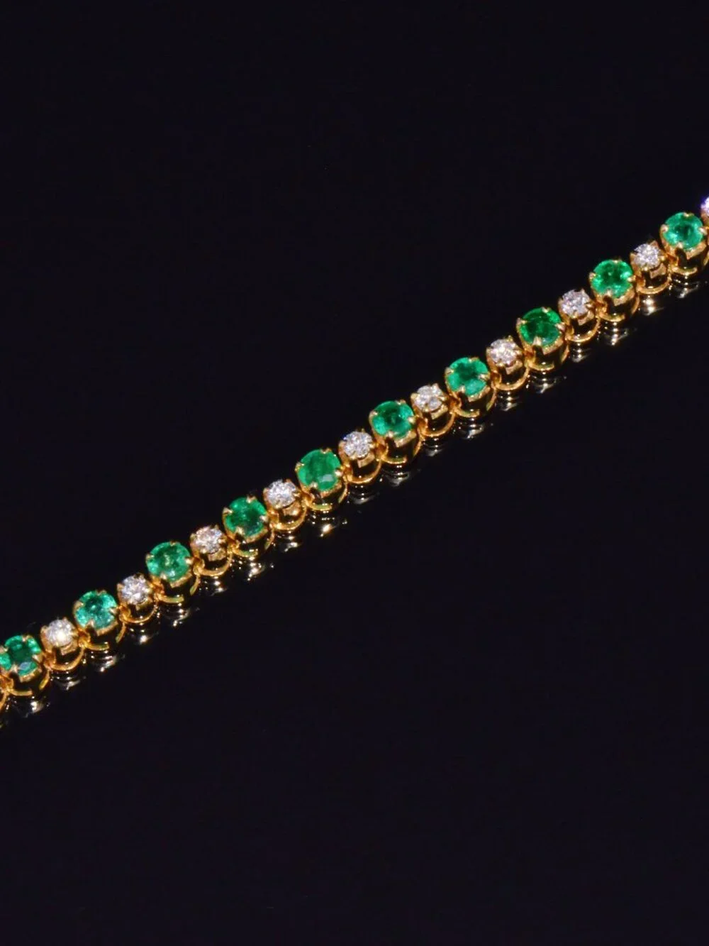 Certified Natural 4.90Cts VS F Diamond Emerald 18K Solid Gold Tennis Bracelet